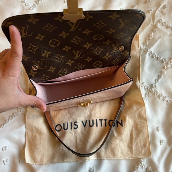 Louis Vuitton Blush Pink Cherrywood Handbag Vernis with Monogram Canvas BB - Picture 5 of 5